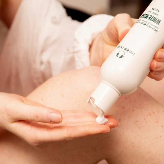White Musk® Body Lotion - Image 3